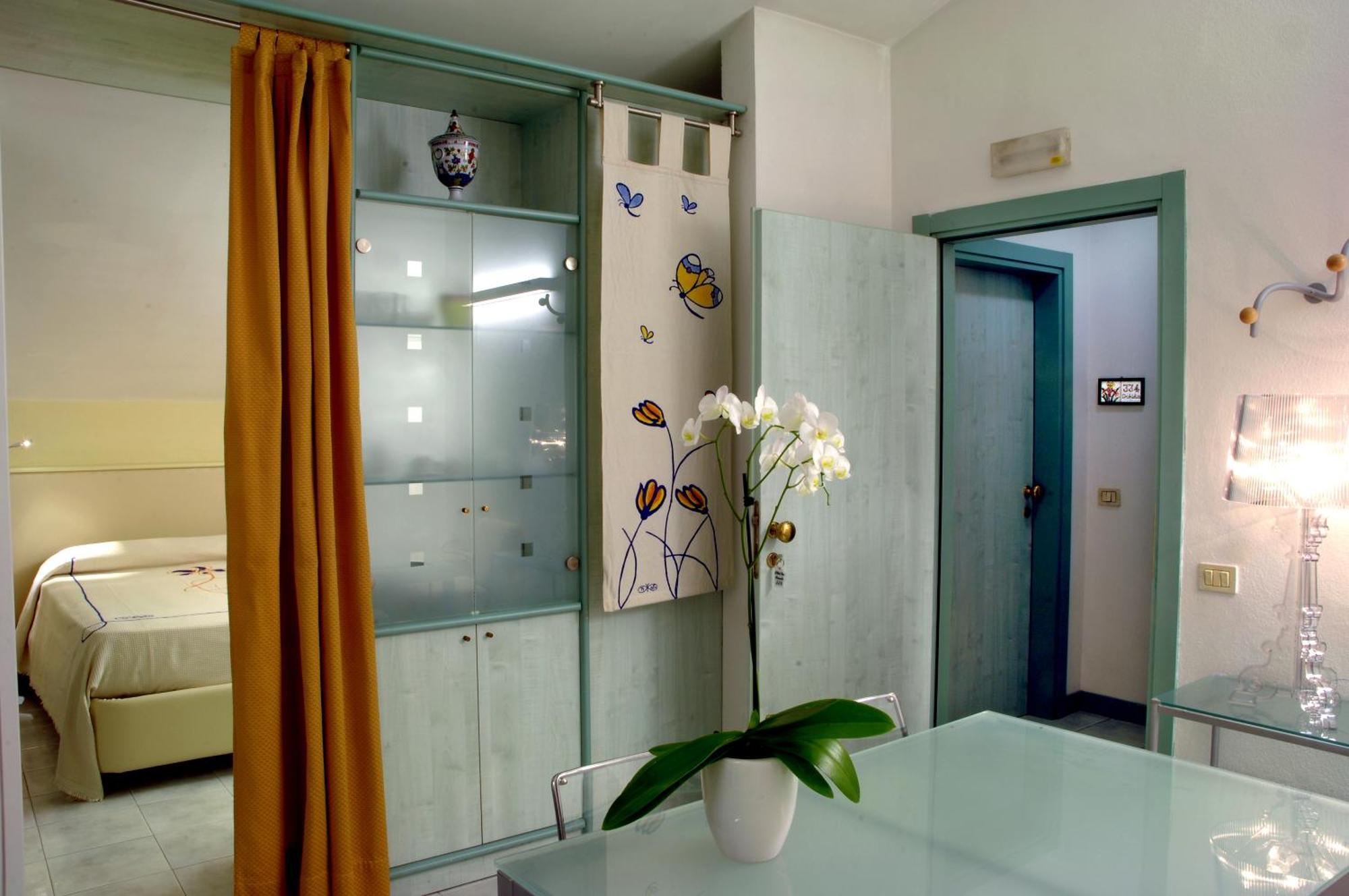 Hotel Eros Residence Червия Экстерьер фото
